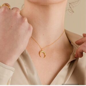 Crescent Moon Necklace | Caitlyn Minimalist